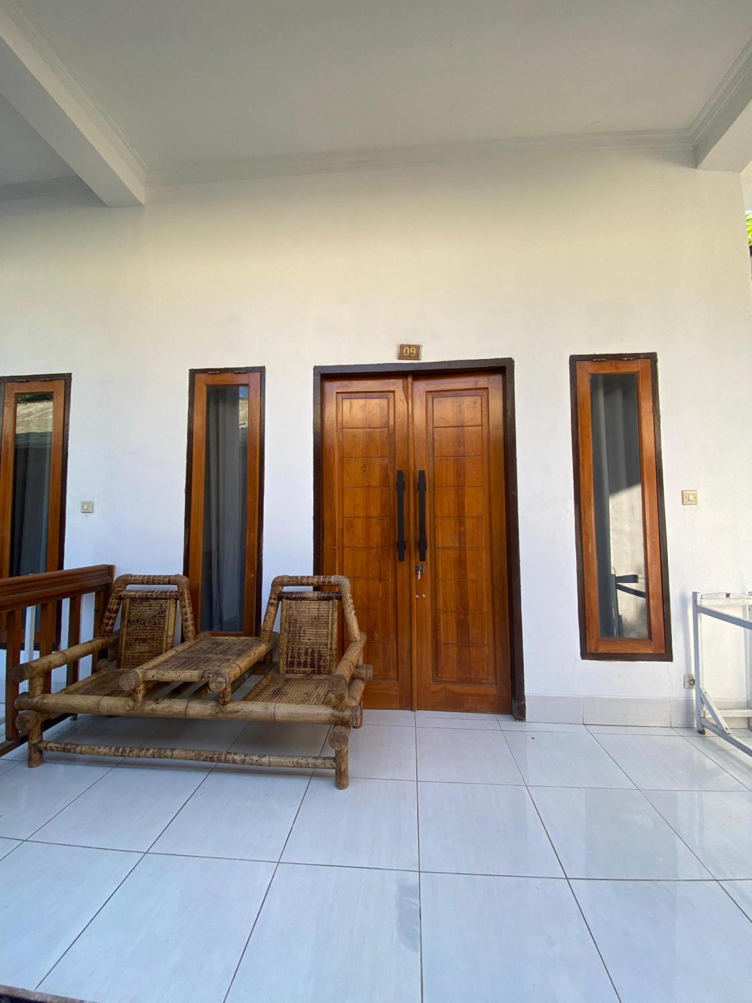 Bale Sunrise Hotel กีลีตราวางัน ภายนอก รูปภาพ