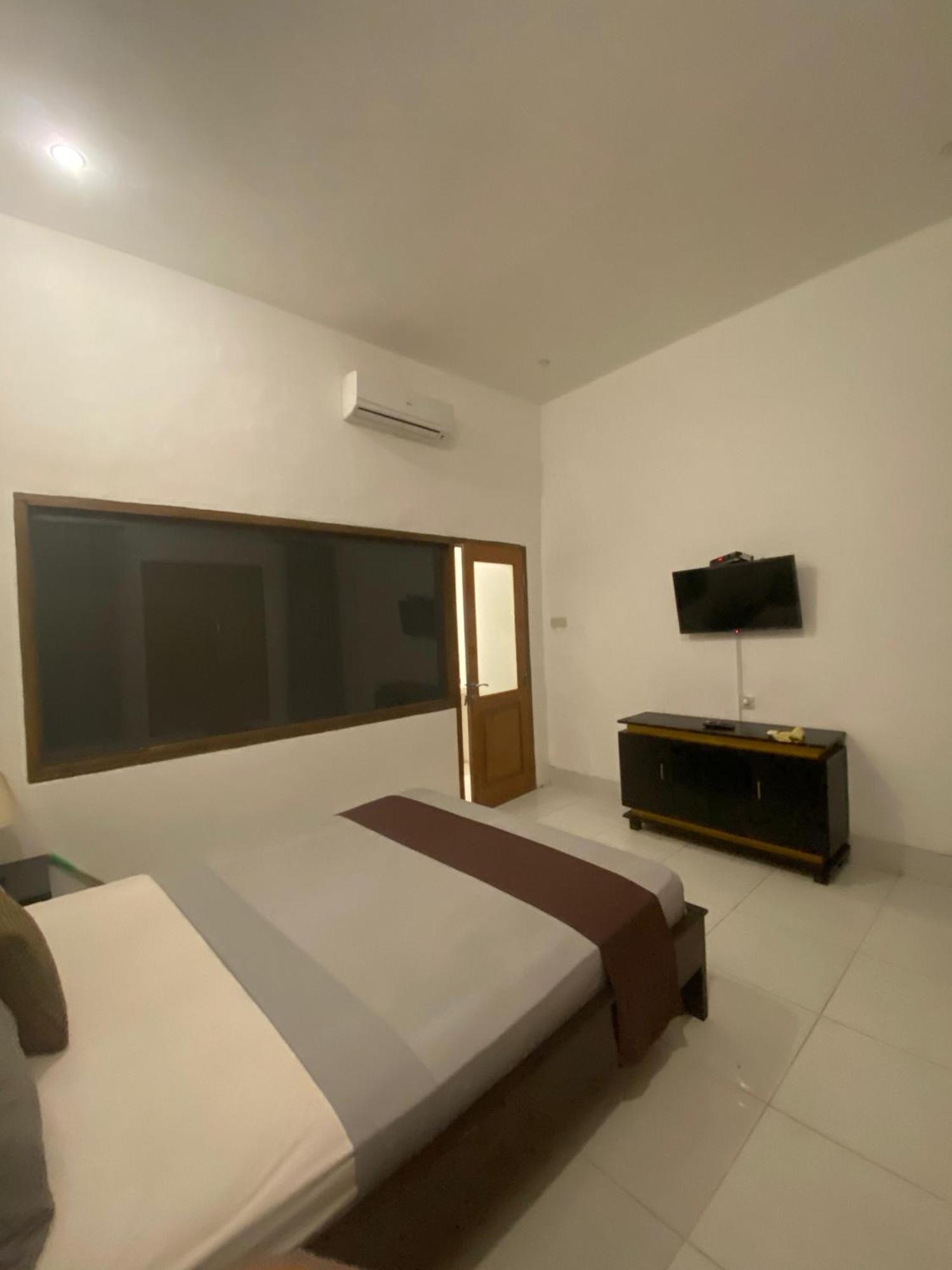 Bale Sunrise Hotel กีลีตราวางัน ภายนอก รูปภาพ