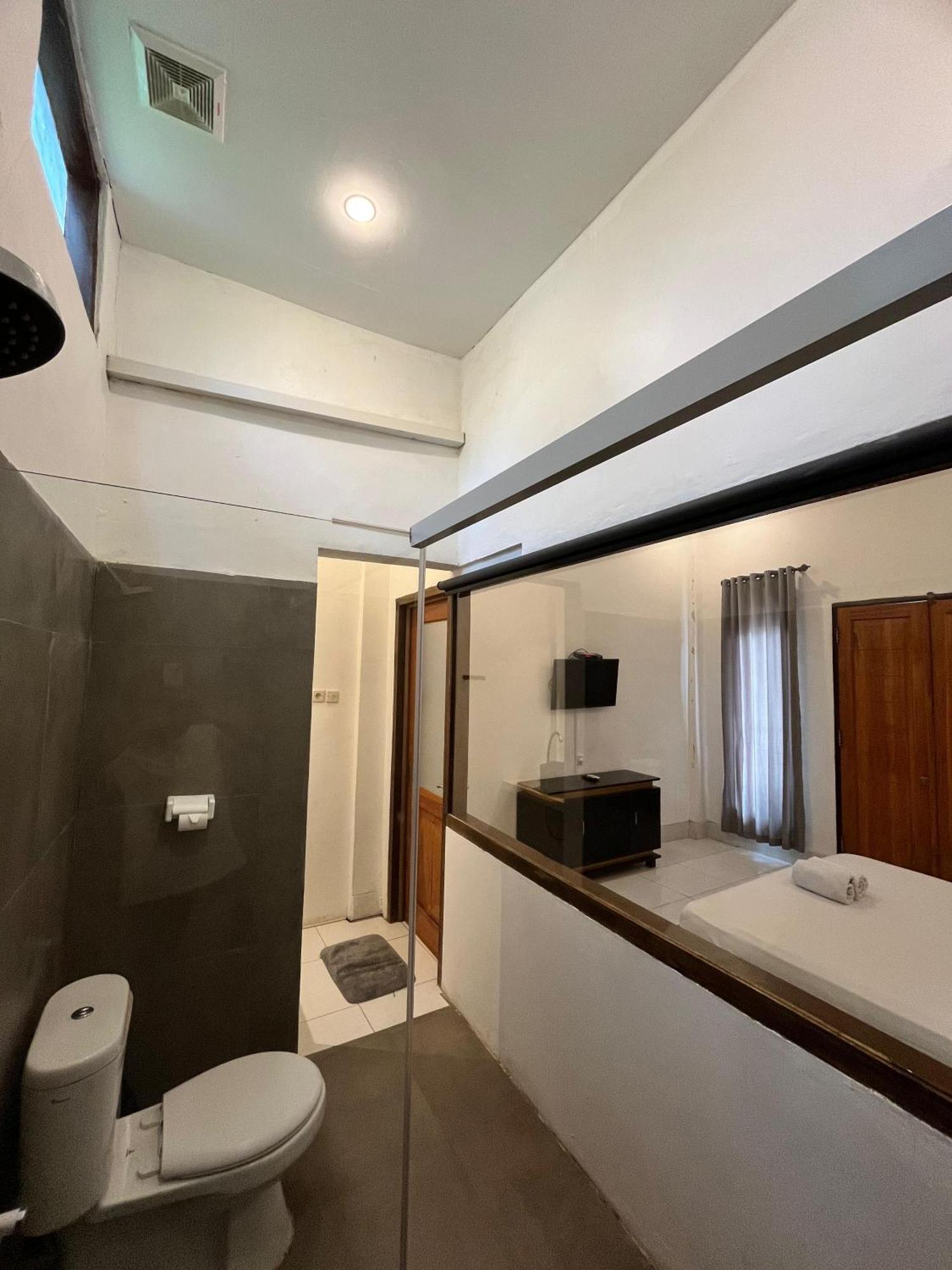 Bale Sunrise Hotel กีลีตราวางัน ภายนอก รูปภาพ