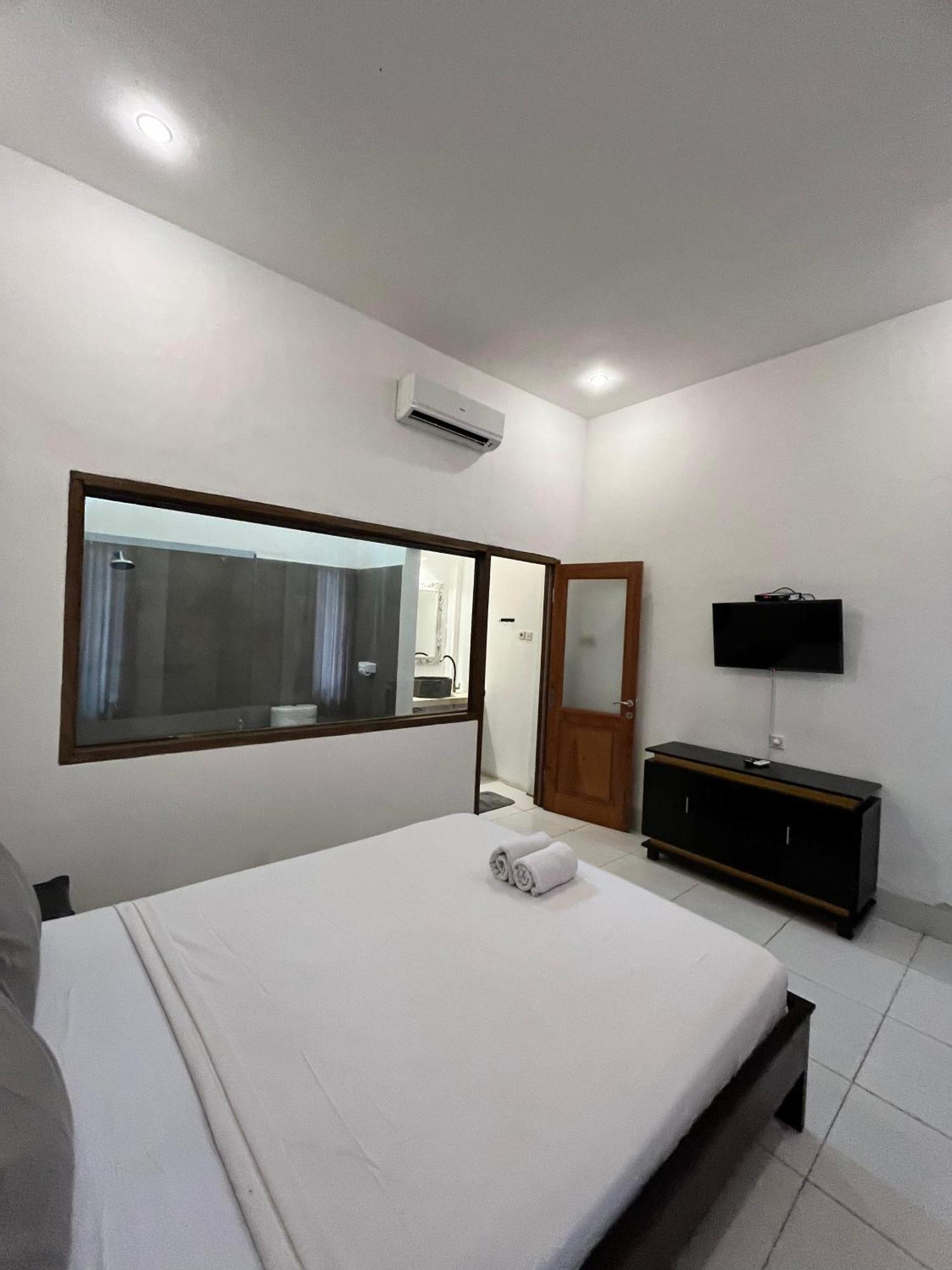 Bale Sunrise Hotel กีลีตราวางัน ภายนอก รูปภาพ