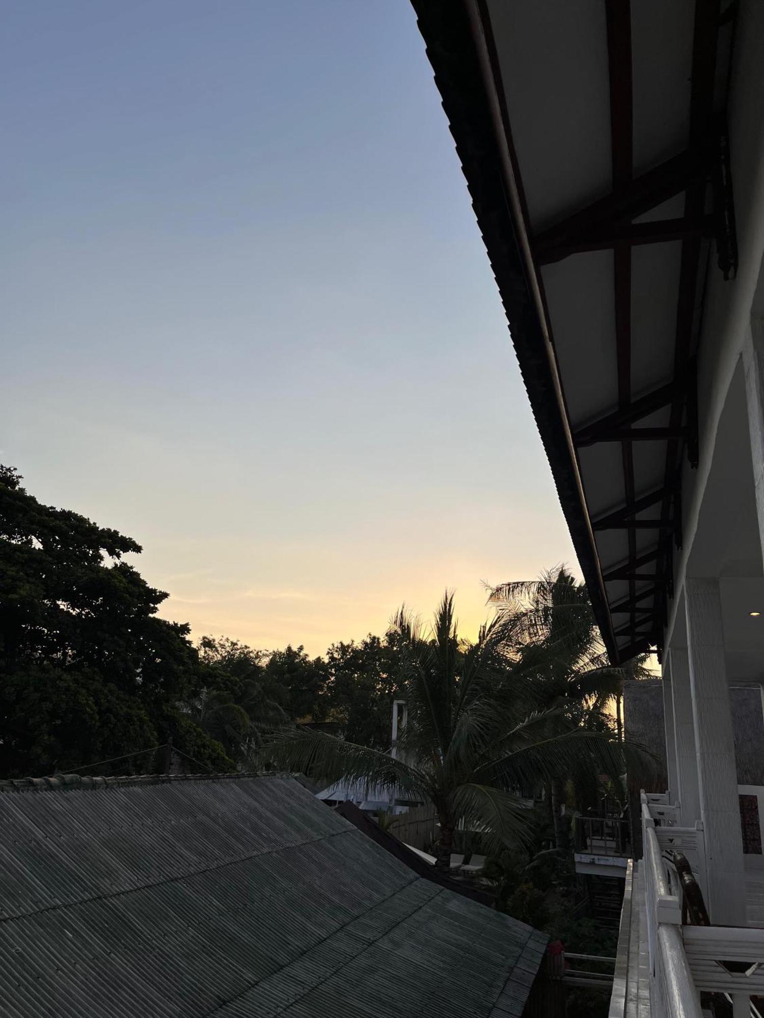 Bale Sunrise Hotel กีลีตราวางัน ภายนอก รูปภาพ