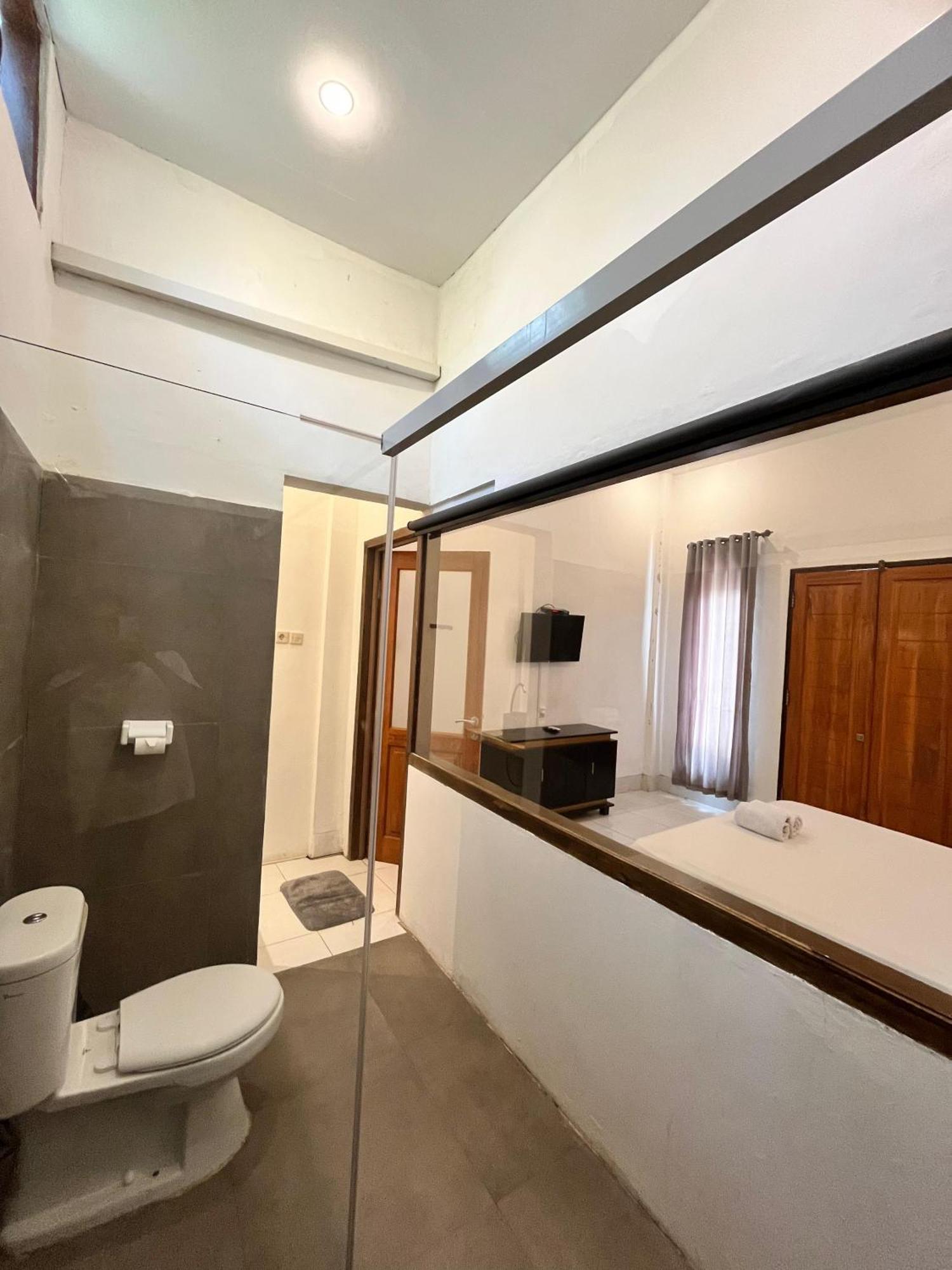Bale Sunrise Hotel กีลีตราวางัน ภายนอก รูปภาพ